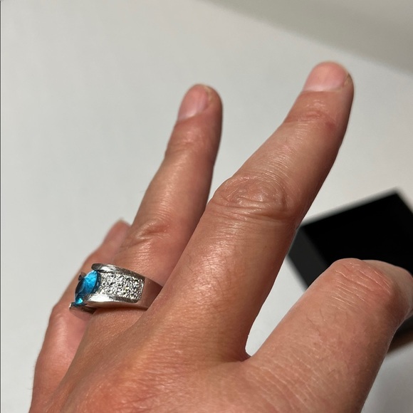 Sterling Silver and Blue Topaz Ring. Size 6.5 - Picture 10 of 14